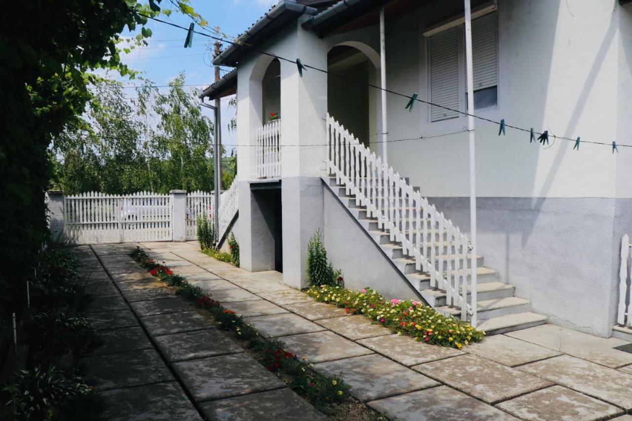 Садиба Анна - Термальні Води Косино Zapson Extérieur photo